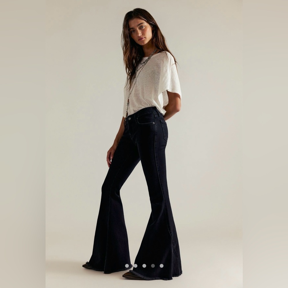 We‎ The Free Emre Flare Jeans in black size 26 NWT